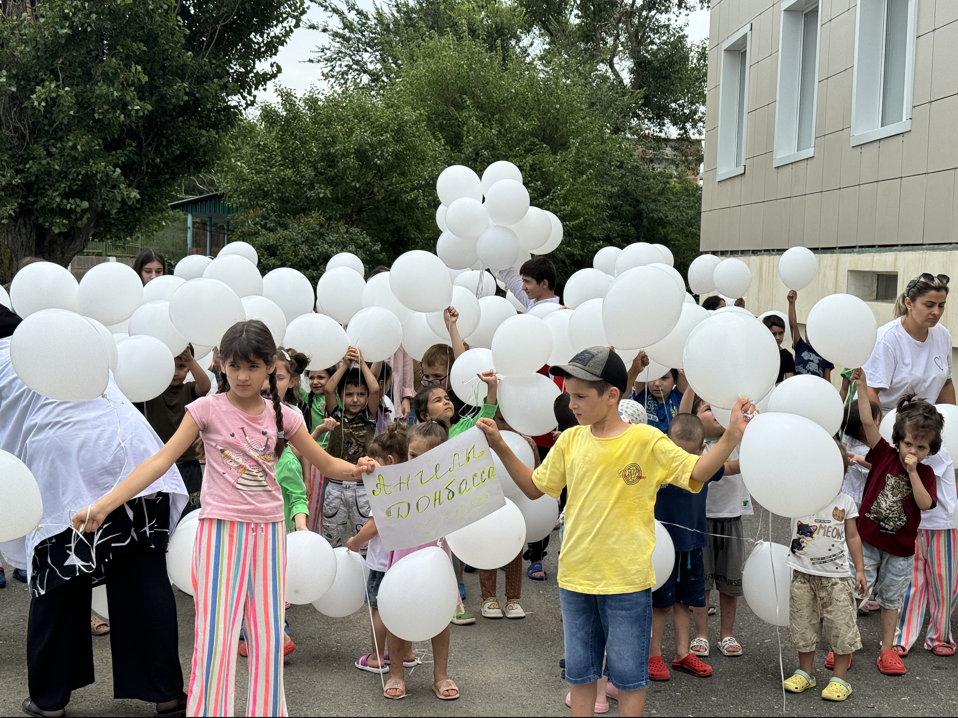 В Махачкале прошла Акция в память о детях Донбасса