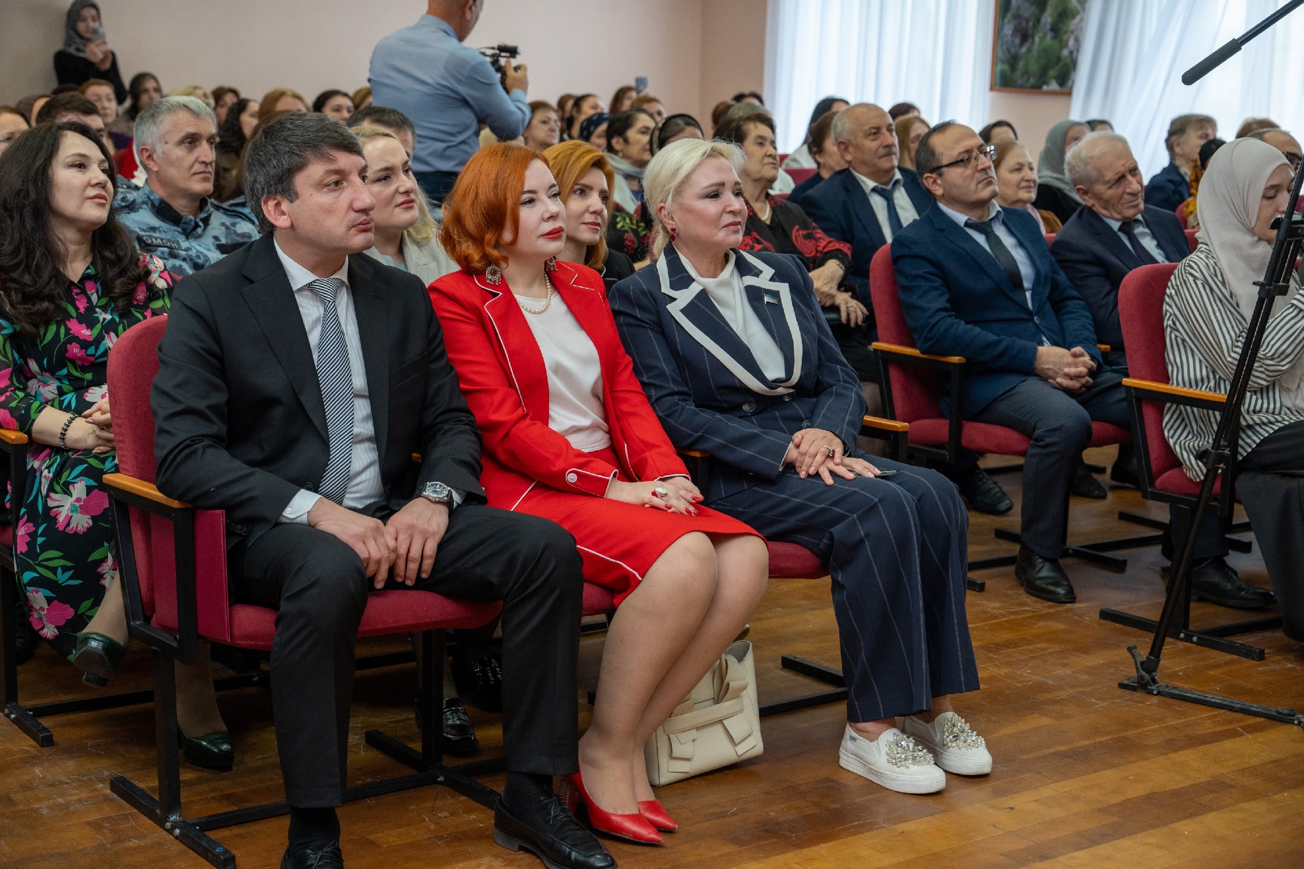 Уполномоченный поздравила с юбилеем Центр социально-трудовой адаптации и профориентации им.Умы Муртузалиевой