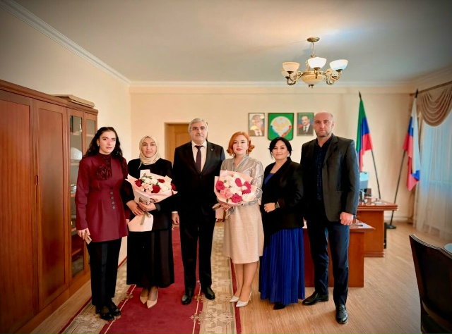 Уполномоченный приняла участие в заседании комиссии по делам несовершеннолетних в Новолакском районе.